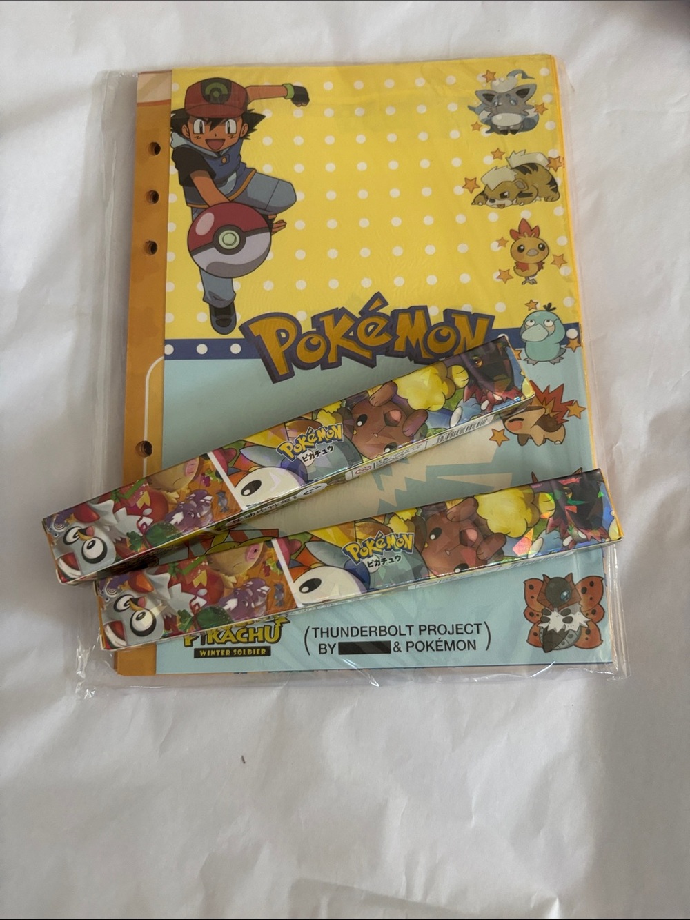 Marvel Kids Character Binder Paper with Mystery Pens Bundle